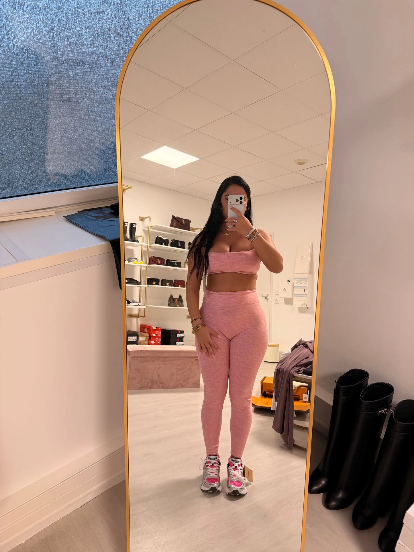 Ensemble 3 Pièces Sport Femme ALO – Legging Taille Haute, Brassière & Veste ALO – Rose