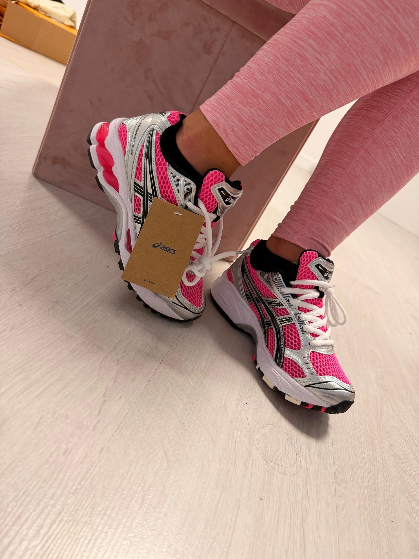 Ensemble 3 Pièces Sport Femme ALO – Legging Taille Haute, Brassière & Veste ALO – Rose