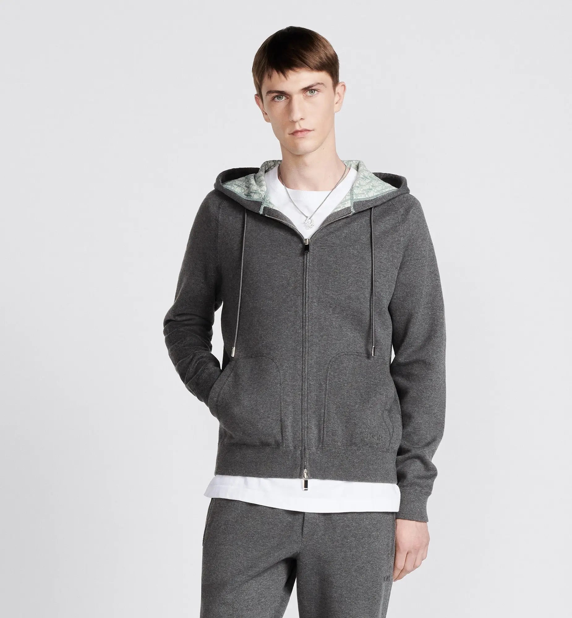 L'ensemble de survêtement à capuche Dior