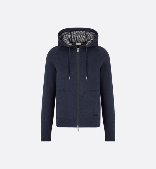 L'ensemble de survêtement à capuche