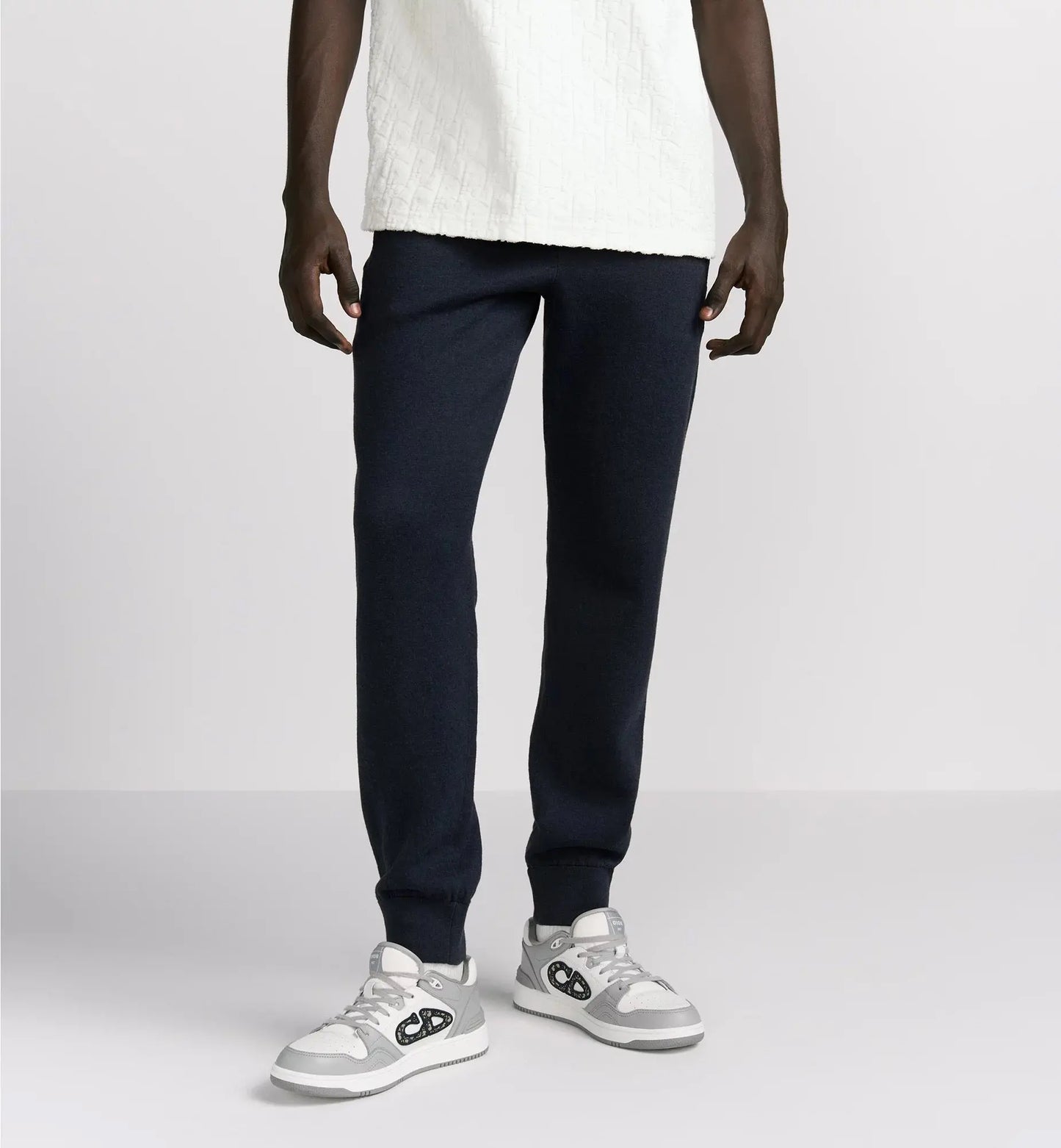 L'ensemble de survêtement à capuche