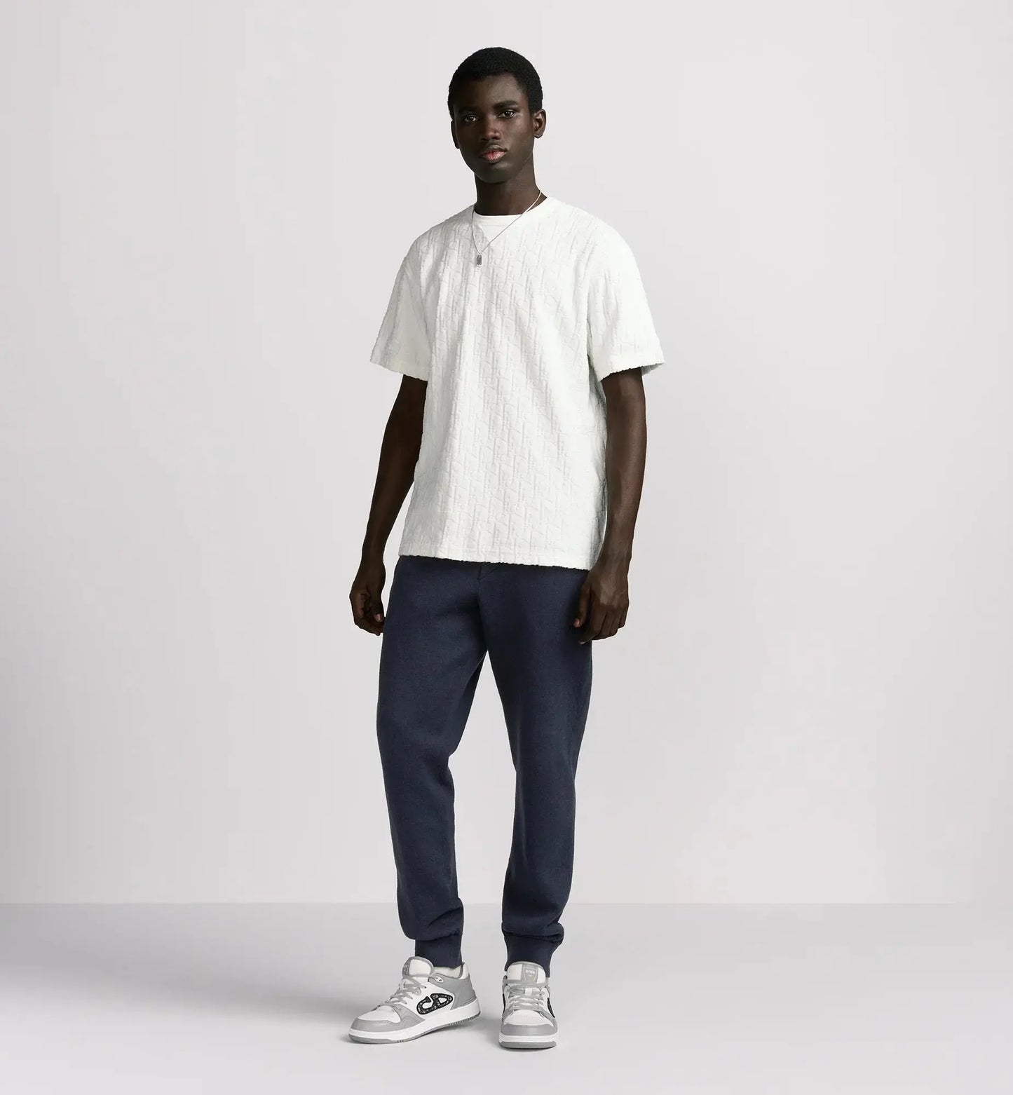 L'ensemble de survêtement à capuche