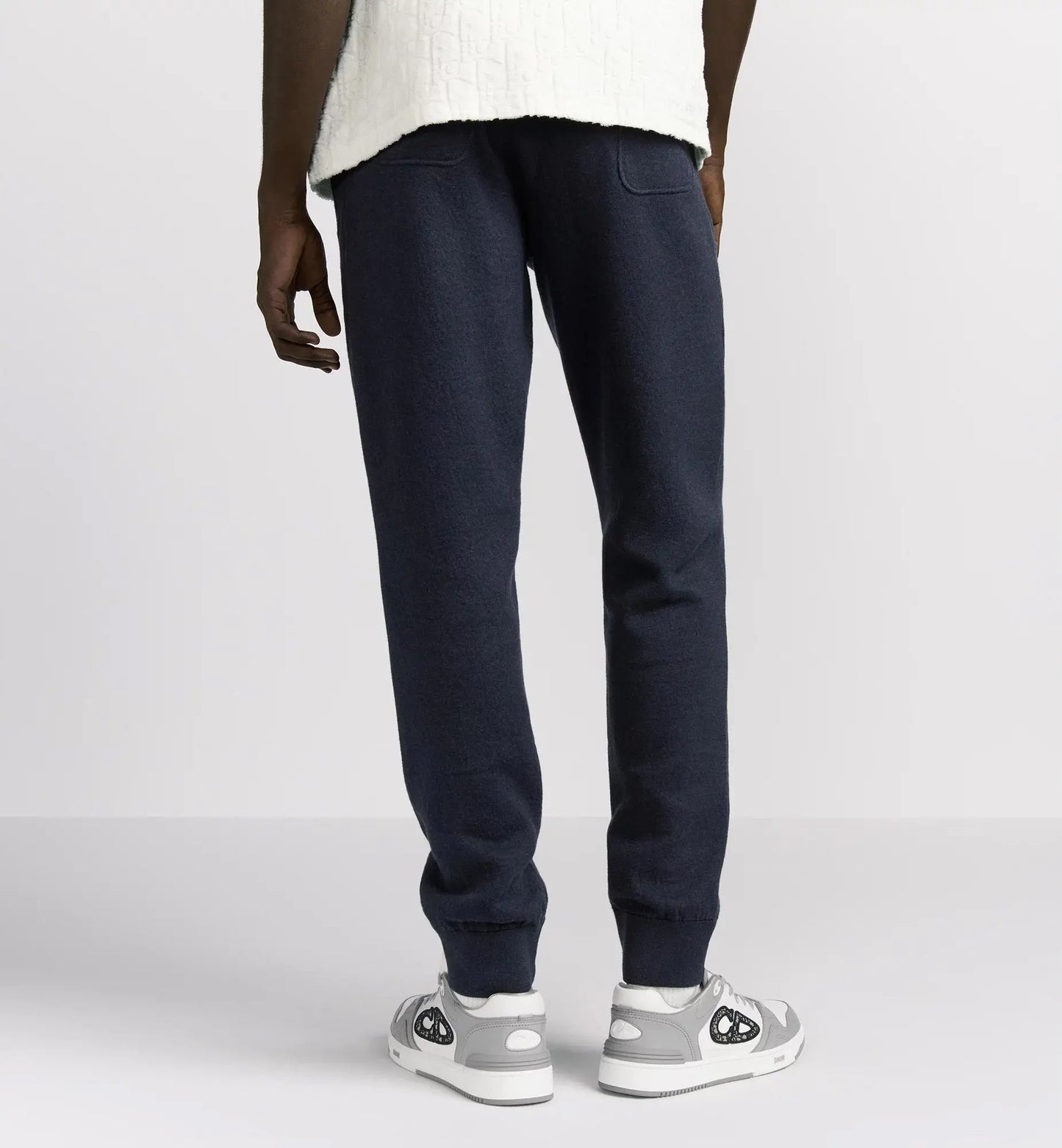 L'ensemble de survêtement à capuche